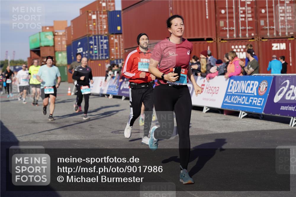 03.10.2025 - Köhlbrandbrückenlauf Michael Burmester http://msf.ph/oto/9017986 03.10.2025 10:17:37 Ziel 1213, 1647, 1684, 1695, 1731, 1736, 1792, 2088, 2678, 2765, 2768, 2770, 2825, 2826, 2836, 3081, 3172, 3216, 3268, 3647 meine-sportfotos.de