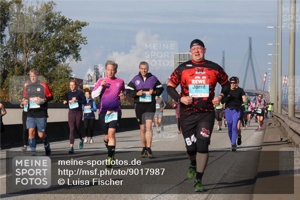 03.10.2025 - Köhlbrandbrückenlauf Luisa Fischer http://msf.ph/oto/9017987 03.10.2025 11:05:43 Position 3 3405, 3408, 3562, 3713, 64 meine-sportfotos.de