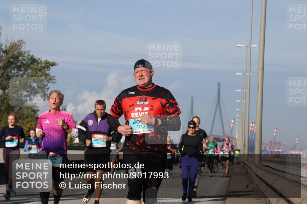 03.10.2025 - Köhlbrandbrückenlauf Luisa Fischer http://msf.ph/oto/9017993 03.10.2025 11:05:44 Position 3 3562, 3430, 3713, 64 meine-sportfotos.de