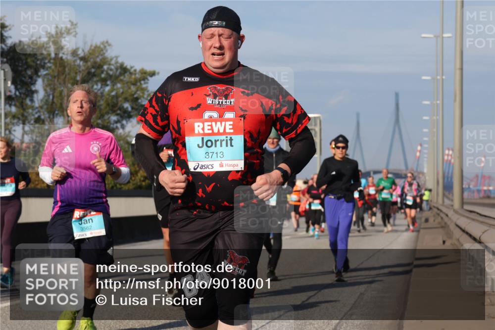 03.10.2025 - Köhlbrandbrückenlauf Luisa Fischer http://msf.ph/oto/9018001 03.10.2025 11:05:46 Position 3 3562, 3713, 64 meine-sportfotos.de