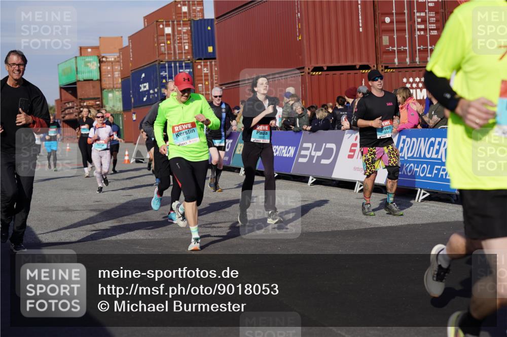 03.10.2025 - Köhlbrandbrückenlauf Michael Burmester http://msf.ph/oto/9018053 03.10.2025 10:17:43 Ziel 1634, 1649, 1659, 1671, 1684, 1695, 1731, 1736, 2088, 2270, 2376, 2678, 2825, 2826, 2836, 2905, 3081, 3150, 3156, 3268, 3468 meine-sportfotos.de