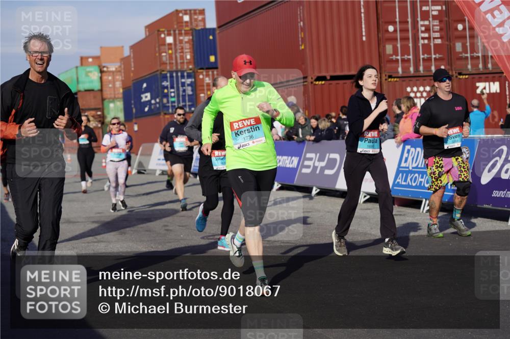 03.10.2025 - Köhlbrandbrückenlauf Michael Burmester http://msf.ph/oto/9018067 03.10.2025 10:17:44 Ziel 1634, 1649, 1659, 1671, 1684, 1695, 1731, 1736, 2088, 2270, 2376, 2678, 2836, 2905, 3081, 3150, 3156, 3268, 3468 meine-sportfotos.de