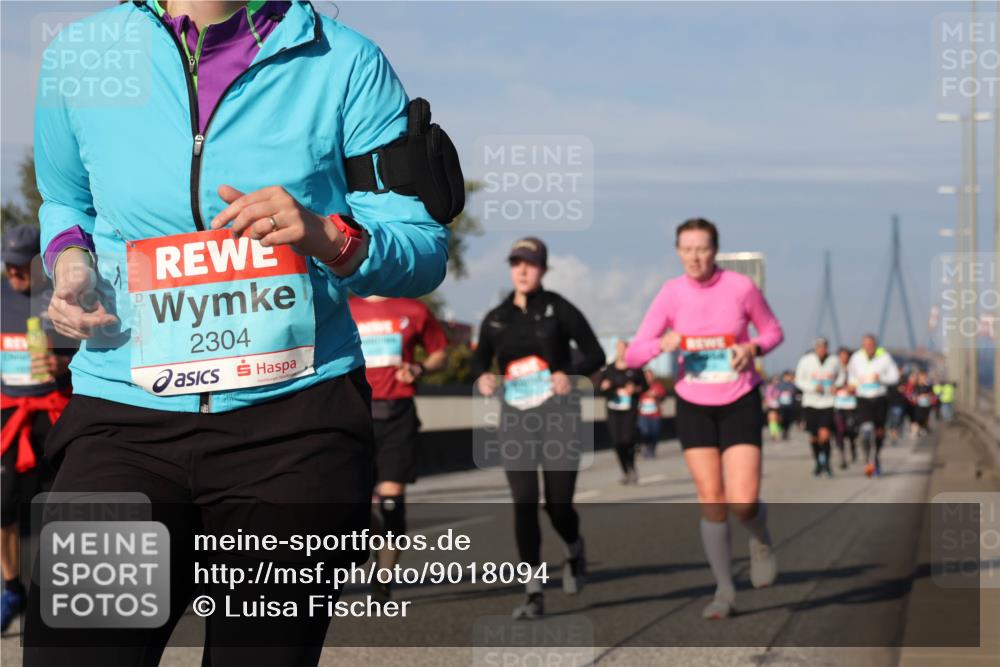 03.10.2025 - Köhlbrandbrückenlauf Luisa Fischer http://msf.ph/oto/9018094 03.10.2025 11:06:02 Position 3 2304 meine-sportfotos.de