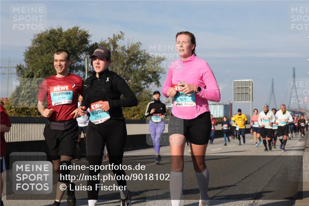 03.10.2025 - Köhlbrandbrückenlauf Luisa Fischer http://msf.ph/oto/9018102 03.10.2025 11:06:03 Position 3 2139, 2114, 1977 meine-sportfotos.de