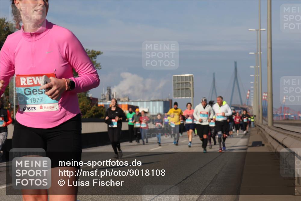 03.10.2025 - Köhlbrandbrückenlauf Luisa Fischer http://msf.ph/oto/9018108 03.10.2025 11:06:04 Position 3 1977 meine-sportfotos.de