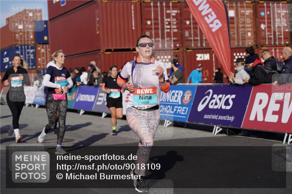 03.10.2025 - Köhlbrandbrückenlauf Michael Burmester http://msf.ph/oto/9018109 03.10.2025 10:17:48 Ziel 1164, 1634, 1649, 1659, 1671, 1695, 1831, 2270, 2372, 2376, 2499, 2670, 2905, 3150, 3156, 3468 meine-sportfotos.de