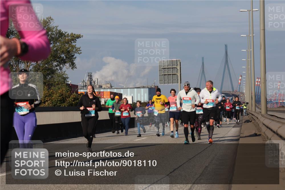 03.10.2025 - Köhlbrandbrückenlauf Luisa Fischer http://msf.ph/oto/9018110 03.10.2025 11:06:04 Position 3  meine-sportfotos.de