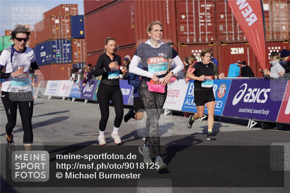 03.10.2025 - Köhlbrandbrückenlauf Michael Burmester http://msf.ph/oto/9018125 03.10.2025 10:17:48 Ziel 1164, 1634, 1649, 1659, 1671, 1695, 1831, 2270, 2372, 2376, 2499, 2670, 2905, 3150, 3156, 3468 meine-sportfotos.de