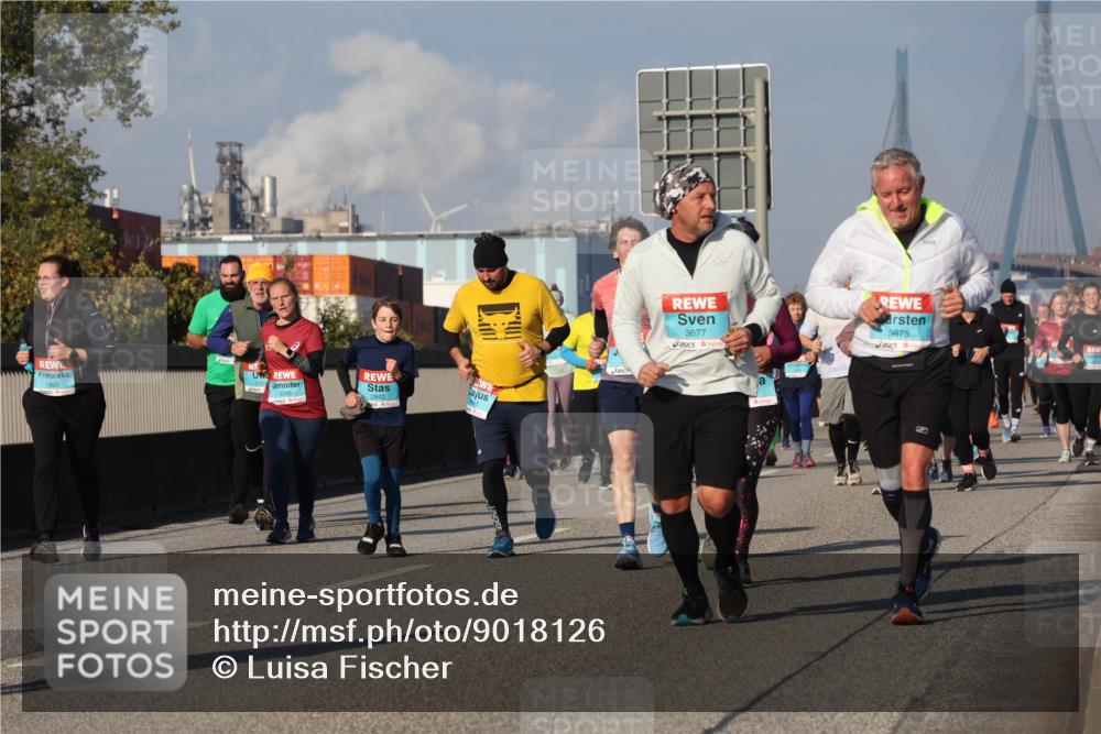 03.10.2025 - Köhlbrandbrückenlauf Luisa Fischer http://msf.ph/oto/9018126 03.10.2025 11:06:07 Position 3 2187, 3240, 2842, 1825, 3677, 3675 meine-sportfotos.de