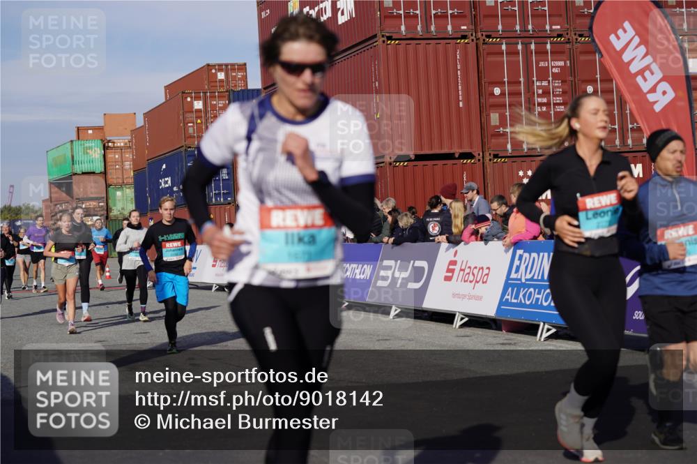03.10.2025 - Köhlbrandbrückenlauf Michael Burmester http://msf.ph/oto/9018142 03.10.2025 10:17:50 Ziel 1164, 1634, 1649, 1659, 1671, 1815, 1831, 2270, 2361, 2372, 2376, 2499, 2670, 2905, 2984, 3017, 3150, 3156, 3468 meine-sportfotos.de