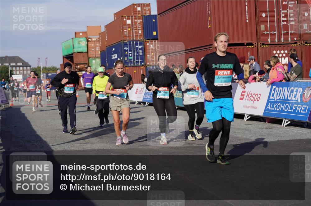 03.10.2025 - Köhlbrandbrückenlauf Michael Burmester http://msf.ph/oto/9018164 03.10.2025 10:17:52 Ziel 1164, 1471, 1513, 1649, 1671, 1815, 1831, 1941, 2270, 2361, 2372, 2376, 2499, 2670, 2905, 2984, 3017, 3150, 3156, 3762 meine-sportfotos.de