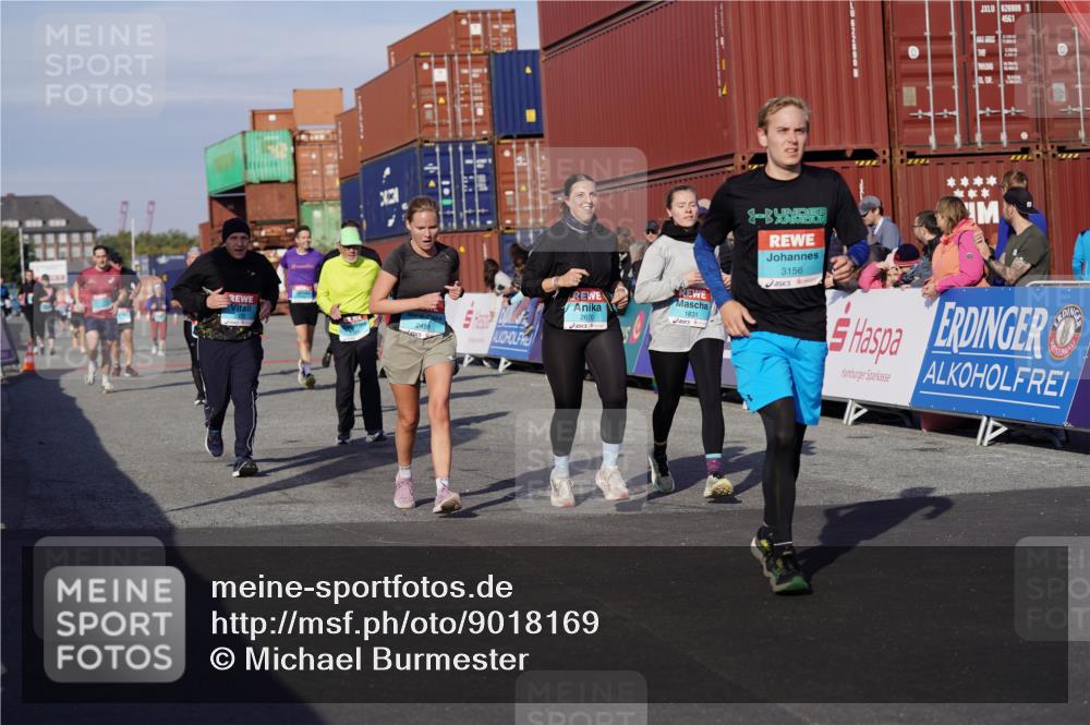 03.10.2025 - Köhlbrandbrückenlauf Michael Burmester http://msf.ph/oto/9018169 03.10.2025 10:17:52 Ziel 1164, 1471, 1513, 1649, 1671, 1815, 1831, 1941, 2270, 2361, 2372, 2376, 2499, 2670, 2905, 2984, 3017, 3150, 3156, 3762 meine-sportfotos.de