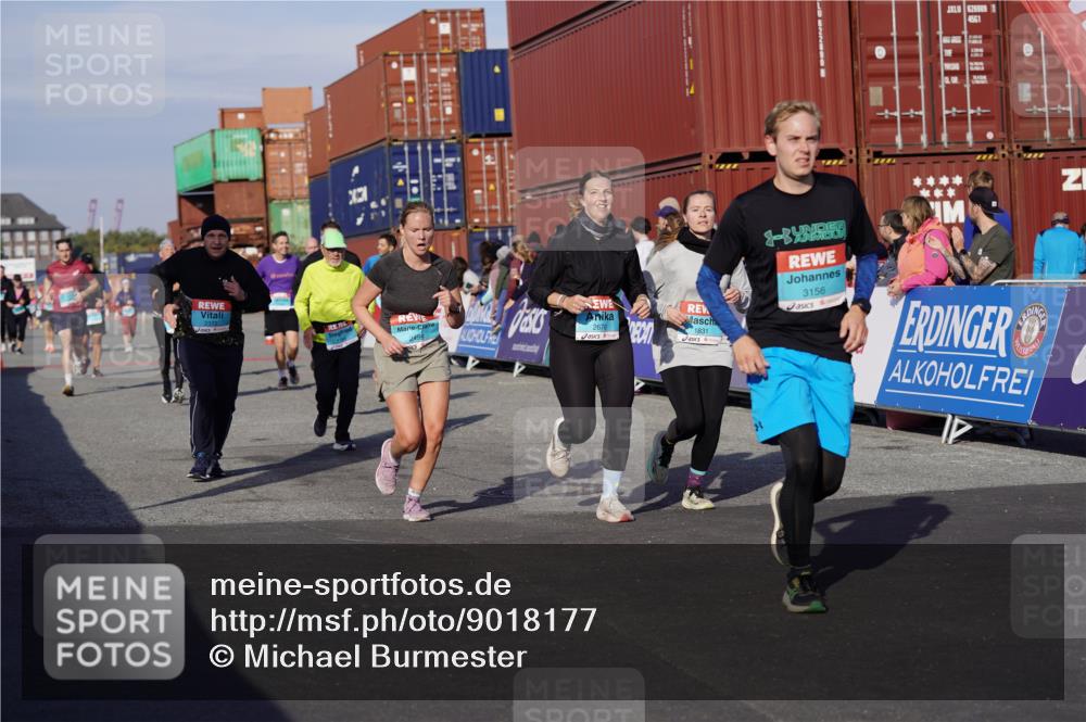 03.10.2025 - Köhlbrandbrückenlauf Michael Burmester http://msf.ph/oto/9018177 03.10.2025 10:17:52 Ziel 1164, 1471, 1513, 1649, 1671, 1815, 1831, 1941, 2270, 2361, 2372, 2376, 2499, 2670, 2905, 2984, 3017, 3150, 3156, 3762 meine-sportfotos.de