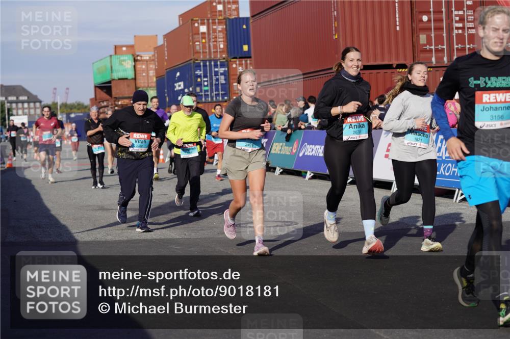 03.10.2025 - Köhlbrandbrückenlauf Michael Burmester http://msf.ph/oto/9018181 03.10.2025 10:17:53 Ziel 1164, 1471, 1513, 1649, 1671, 1815, 1831, 1941, 2270, 2361, 2372, 2376, 2499, 2670, 2905, 2984, 3017, 3156, 3762 meine-sportfotos.de