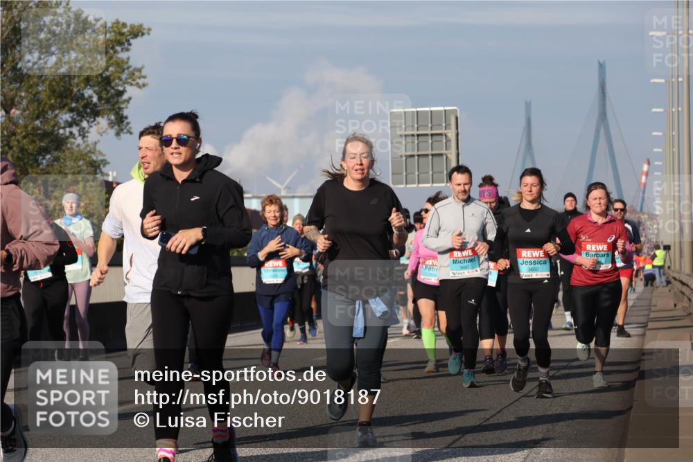 03.10.2025 - Köhlbrandbrückenlauf Luisa Fischer http://msf.ph/oto/9018187 03.10.2025 11:06:17 Position 3 3661, 3660 meine-sportfotos.de