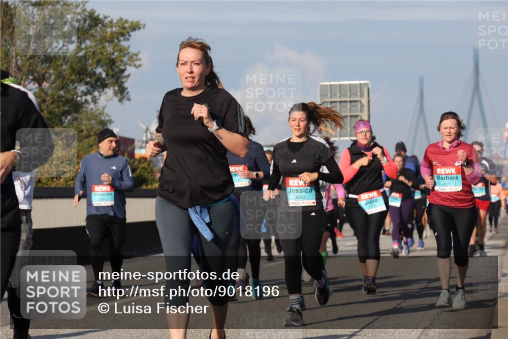 03.10.2025 - Köhlbrandbrückenlauf Luisa Fischer http://msf.ph/oto/9018196 03.10.2025 11:06:19 Position 3 2140, 3660, 2028 meine-sportfotos.de