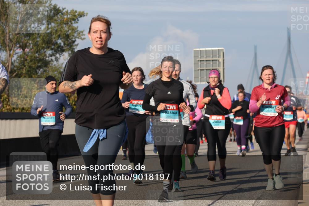 03.10.2025 - Köhlbrandbrückenlauf Luisa Fischer http://msf.ph/oto/9018197 03.10.2025 11:06:19 Position 3 2140, 3660, 2028, 2829 meine-sportfotos.de