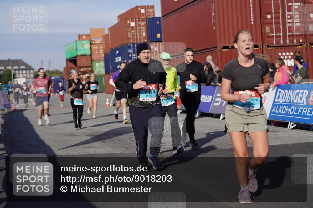 03.10.2025 - Köhlbrandbrückenlauf Michael Burmester http://msf.ph/oto/9018203 03.10.2025 10:17:54 Ziel 1164, 1471, 1513, 1815, 1831, 1941, 2361, 2372, 2376, 2499, 2670, 2984, 3017, 3156, 3762 meine-sportfotos.de