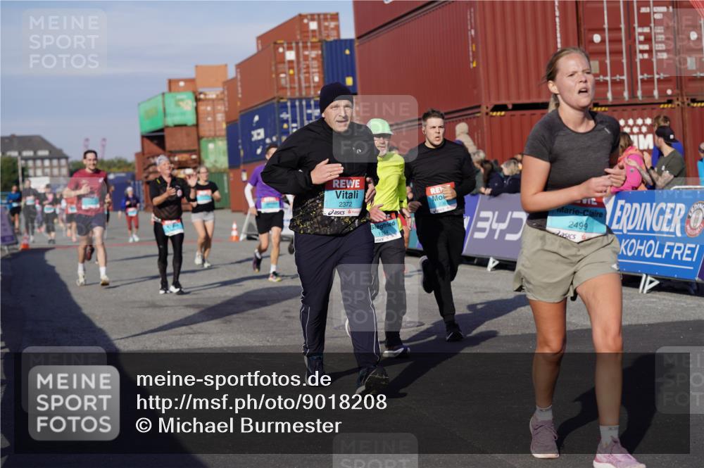 03.10.2025 - Köhlbrandbrückenlauf Michael Burmester http://msf.ph/oto/9018208 03.10.2025 10:17:54 Ziel 1164, 1471, 1513, 1815, 1831, 1941, 2361, 2372, 2376, 2499, 2670, 2984, 3017, 3156, 3762 meine-sportfotos.de