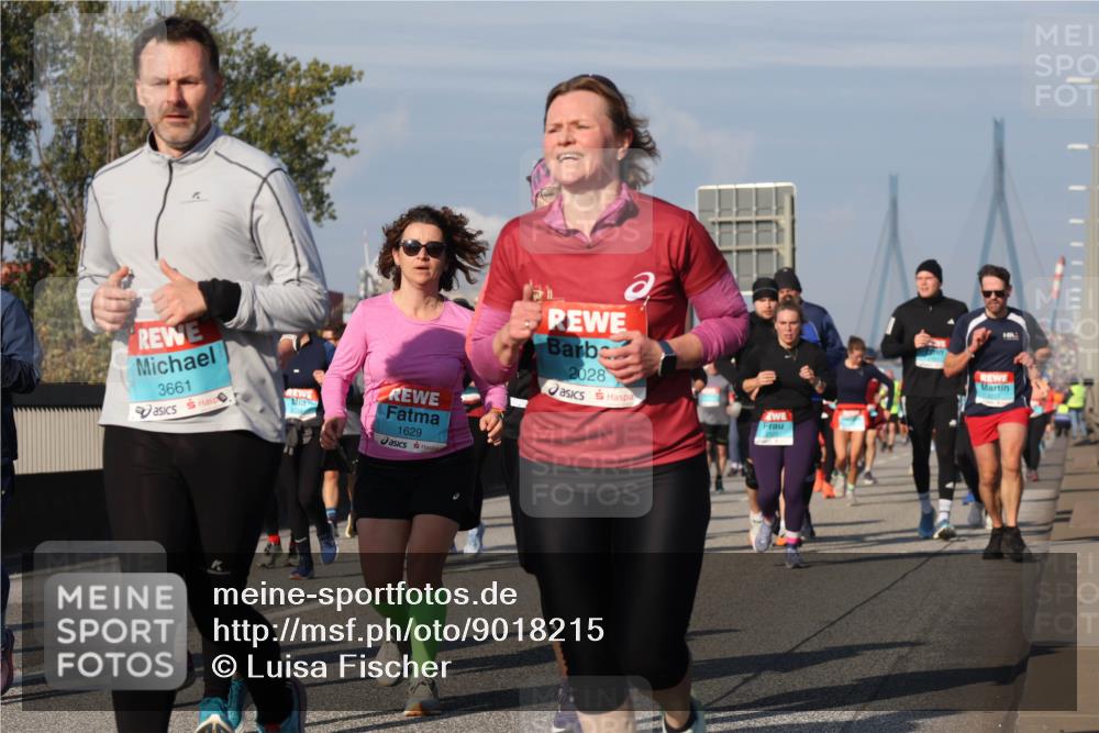 03.10.2025 - Köhlbrandbrückenlauf Luisa Fischer http://msf.ph/oto/9018215 03.10.2025 11:06:22 Position 3 3661, 1629, 2028 meine-sportfotos.de
