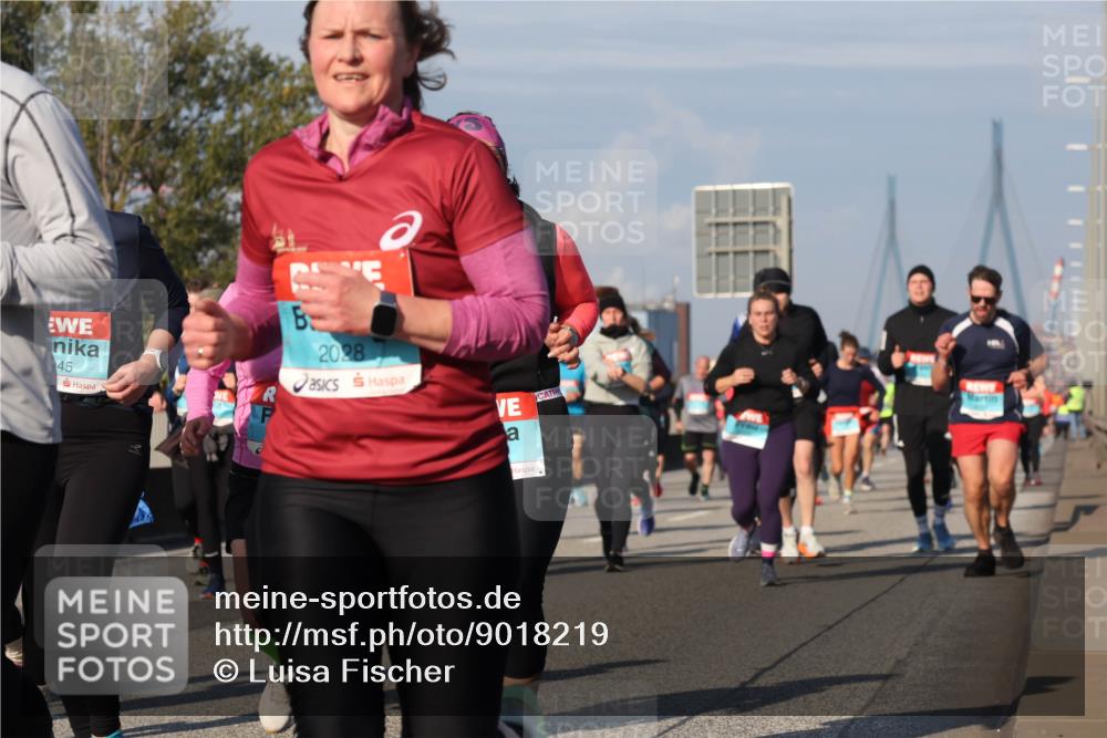 03.10.2025 - Köhlbrandbrückenlauf Luisa Fischer http://msf.ph/oto/9018219 03.10.2025 11:06:23 Position 3 45, 2028 meine-sportfotos.de