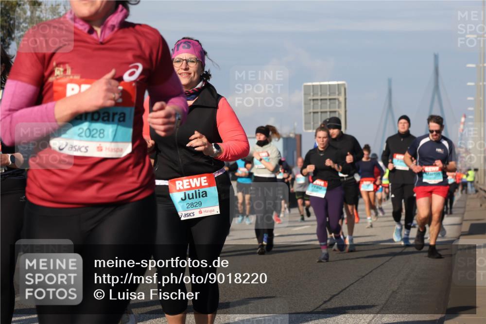 03.10.2025 - Köhlbrandbrückenlauf Luisa Fischer http://msf.ph/oto/9018220 03.10.2025 11:06:23 Position 3 2028, 2829 meine-sportfotos.de