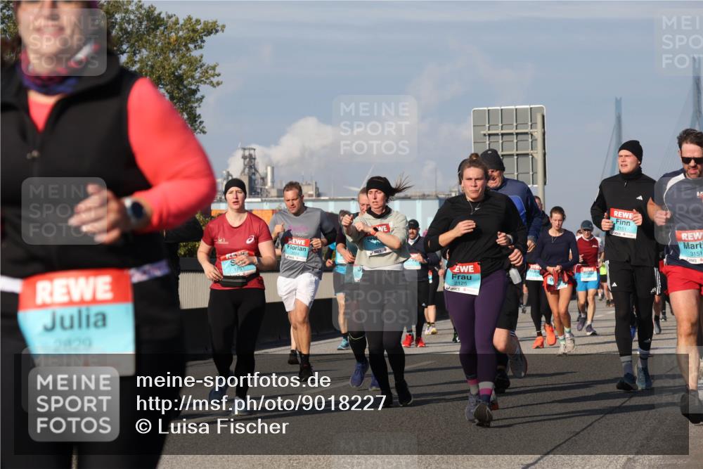03.10.2025 - Köhlbrandbrückenlauf Luisa Fischer http://msf.ph/oto/9018227 03.10.2025 11:06:24 Position 3 1951, 3024, 2829, 2125, 2151, 3151 meine-sportfotos.de