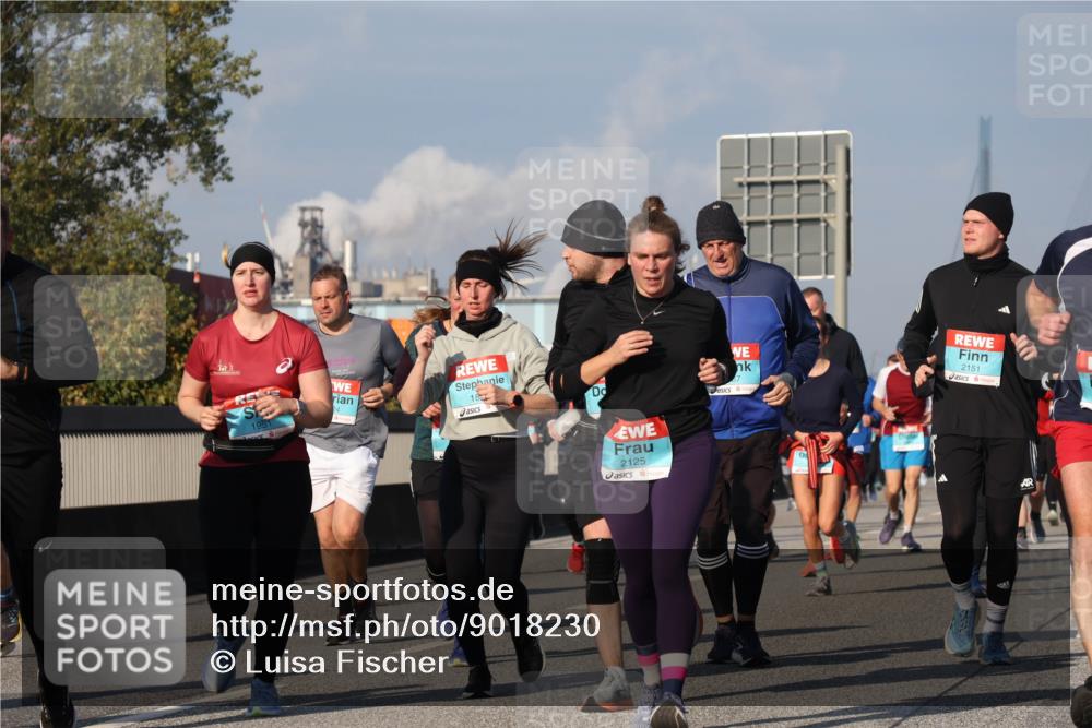 03.10.2025 - Köhlbrandbrückenlauf Luisa Fischer http://msf.ph/oto/9018230 03.10.2025 11:06:25 Position 3 1951, 18, 2125, 2151 meine-sportfotos.de