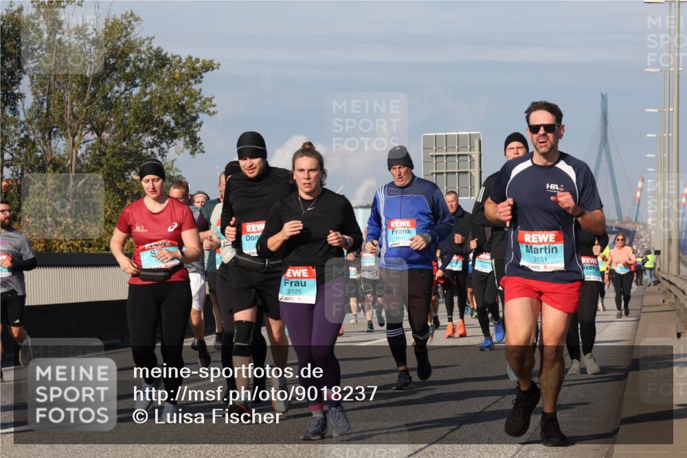03.10.2025 - Köhlbrandbrückenlauf Luisa Fischer http://msf.ph/oto/9018237 03.10.2025 11:06:26 Position 3 2125, 1967, 3151, 2303 meine-sportfotos.de
