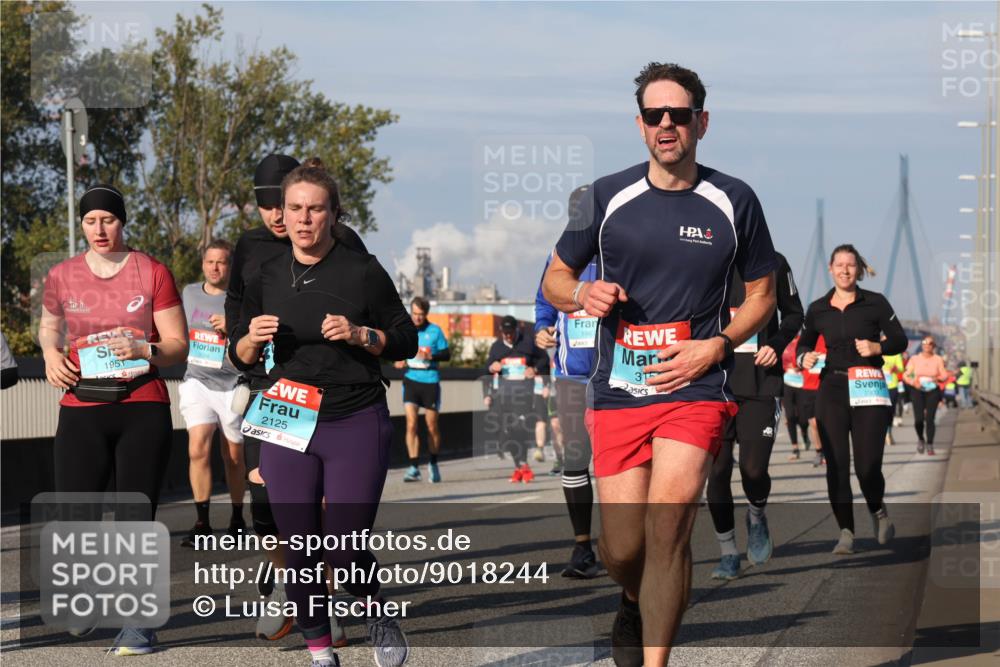 03.10.2025 - Köhlbrandbrückenlauf Luisa Fischer http://msf.ph/oto/9018244 03.10.2025 11:06:27 Position 3 1951, 2125, 1967, 315 meine-sportfotos.de