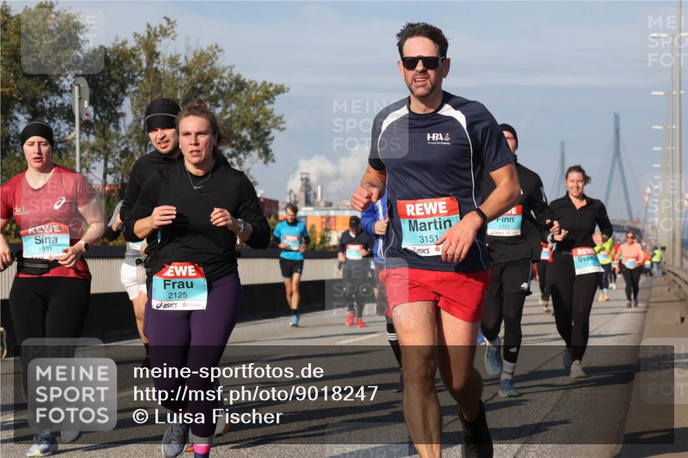 03.10.2025 - Köhlbrandbrückenlauf Luisa Fischer http://msf.ph/oto/9018247 03.10.2025 11:06:28 Position 3 1951, 2125, 3151, 2151 meine-sportfotos.de