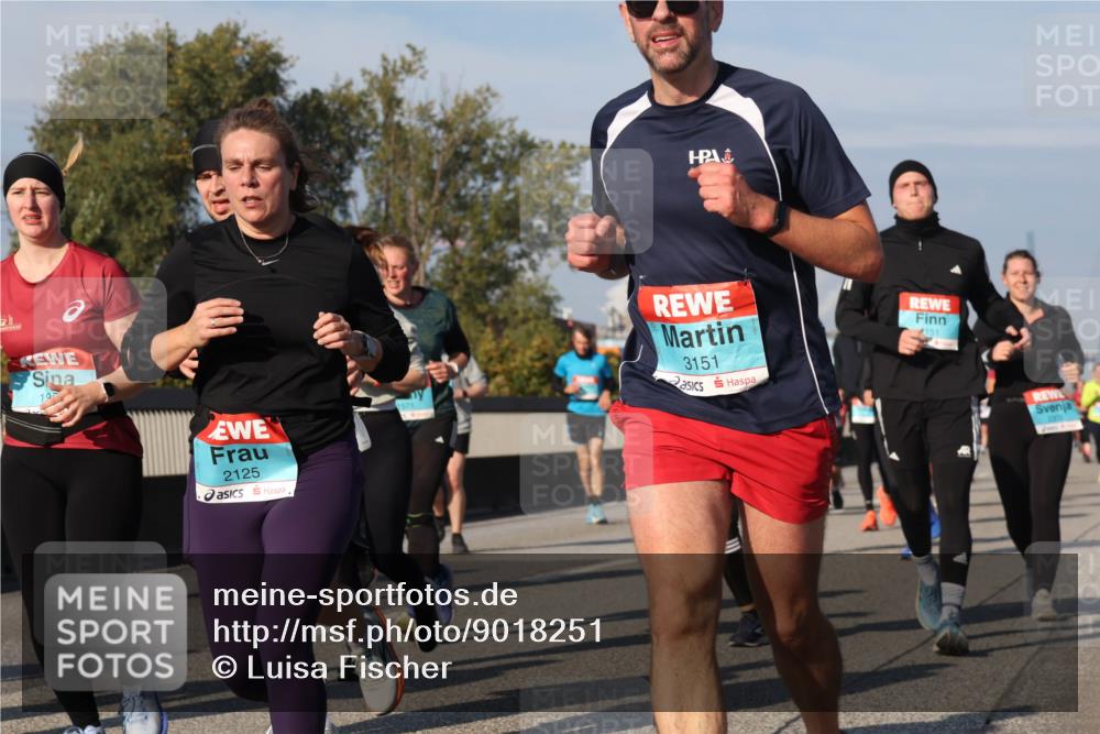 03.10.2025 - Köhlbrandbrückenlauf Luisa Fischer http://msf.ph/oto/9018251 03.10.2025 11:06:28 Position 3 10, 2125, 3151, 151 meine-sportfotos.de