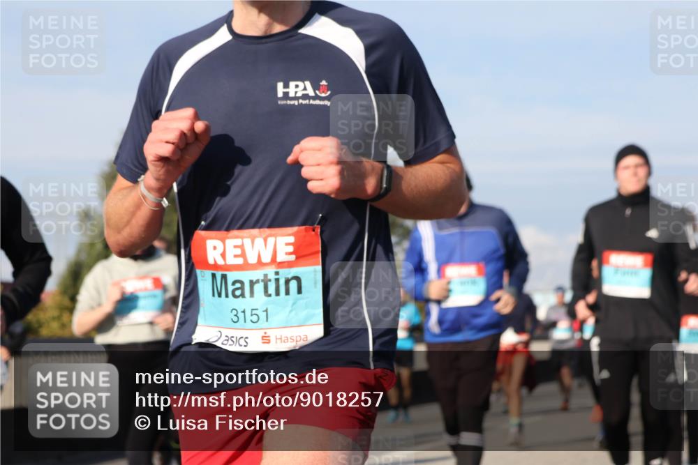 03.10.2025 - Köhlbrandbrückenlauf Luisa Fischer http://msf.ph/oto/9018257 03.10.2025 11:06:29 Position 3 3151 meine-sportfotos.de