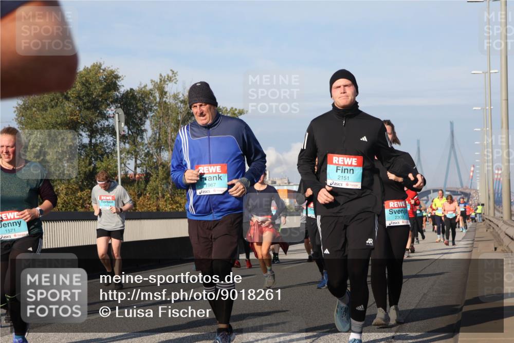 03.10.2025 - Köhlbrandbrückenlauf Luisa Fischer http://msf.ph/oto/9018261 03.10.2025 11:06:30 Position 3 1571, 1967, 2151, 2303 meine-sportfotos.de