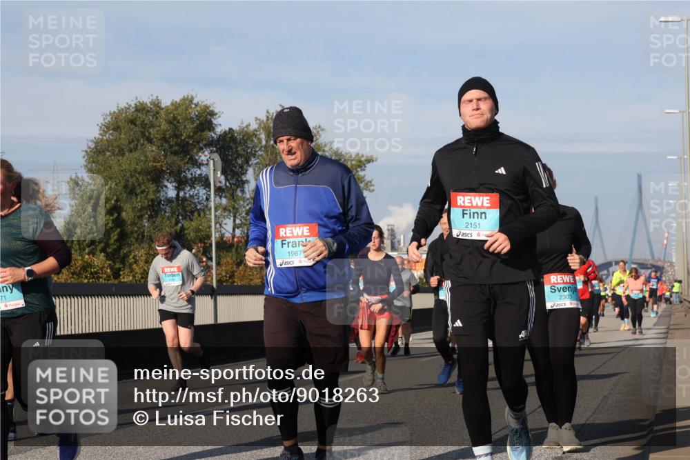 03.10.2025 - Köhlbrandbrückenlauf Luisa Fischer http://msf.ph/oto/9018263 03.10.2025 11:06:30 Position 3 71, 1967, 2151, 2303 meine-sportfotos.de