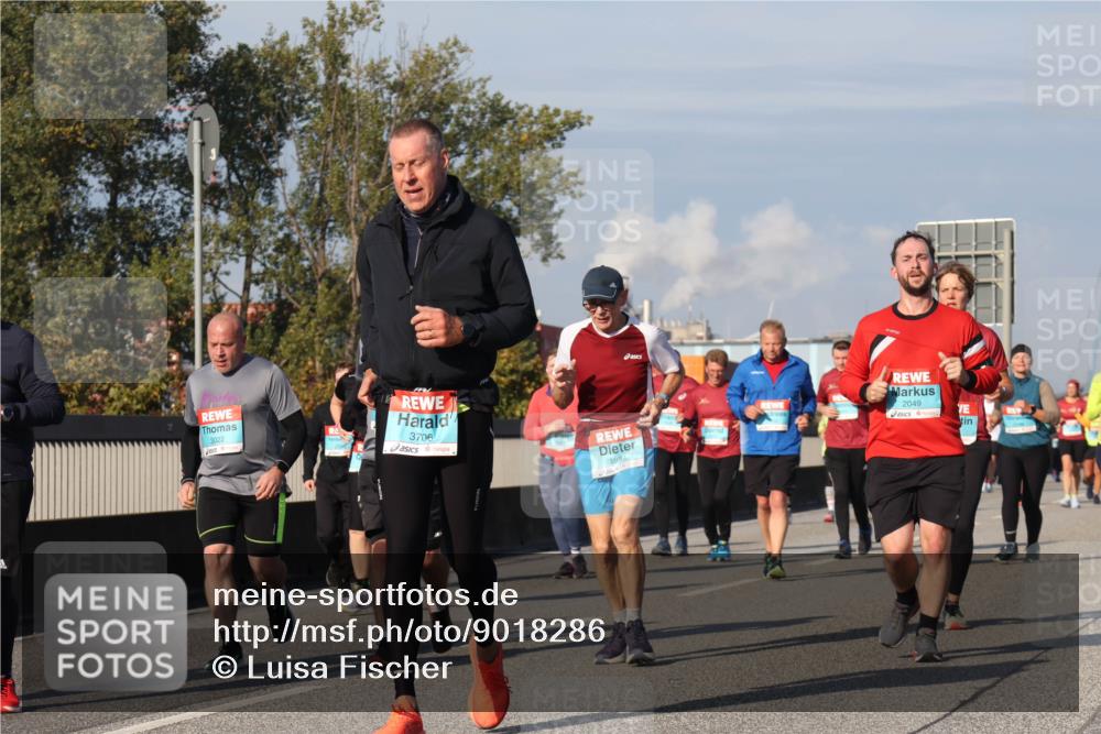 03.10.2025 - Köhlbrandbrückenlauf Luisa Fischer http://msf.ph/oto/9018286 03.10.2025 11:06:34 Position 3 3022, 3706, 1984, 2049 meine-sportfotos.de