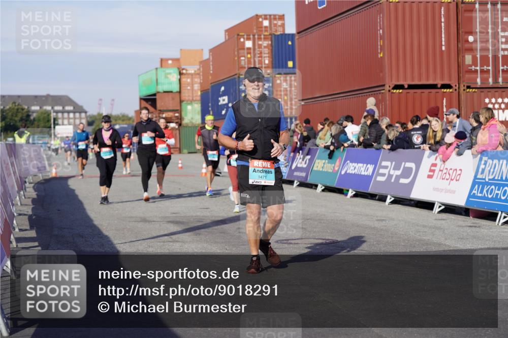 03.10.2025 - Köhlbrandbrückenlauf Michael Burmester http://msf.ph/oto/9018291 03.10.2025 10:18:01 Ziel 1471, 1513, 1812, 1815, 1941, 2361, 2984, 3017, 3175, 3486, 3487, 3762, 3826 meine-sportfotos.de