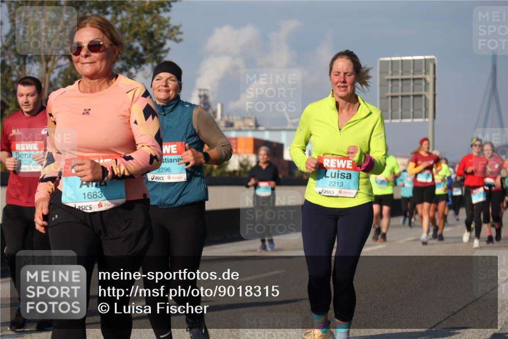 03.10.2025 - Köhlbrandbrückenlauf Luisa Fischer http://msf.ph/oto/9018315 03.10.2025 11:06:40 Position 3 3004, 1683, 2296, 2213 meine-sportfotos.de
