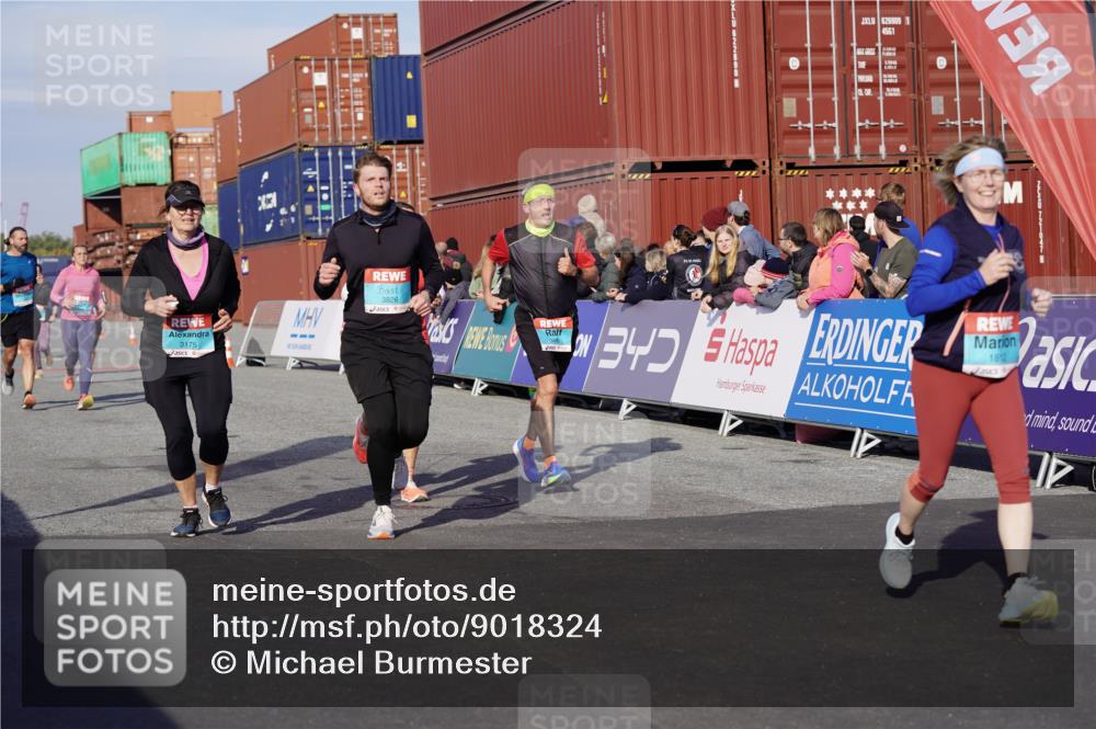 03.10.2025 - Köhlbrandbrückenlauf Michael Burmester http://msf.ph/oto/9018324 03.10.2025 10:18:04 Ziel 1121, 1471, 1812, 1834, 2544, 3175, 3310, 3486, 3487, 3826 meine-sportfotos.de