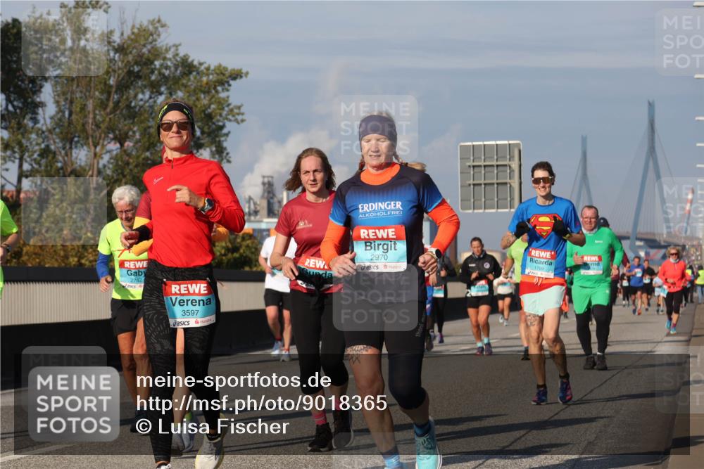 03.10.2025 - Köhlbrandbrückenlauf Luisa Fischer http://msf.ph/oto/9018365 03.10.2025 11:06:51 Position 3 2742, 3597, 2970, 1709 meine-sportfotos.de