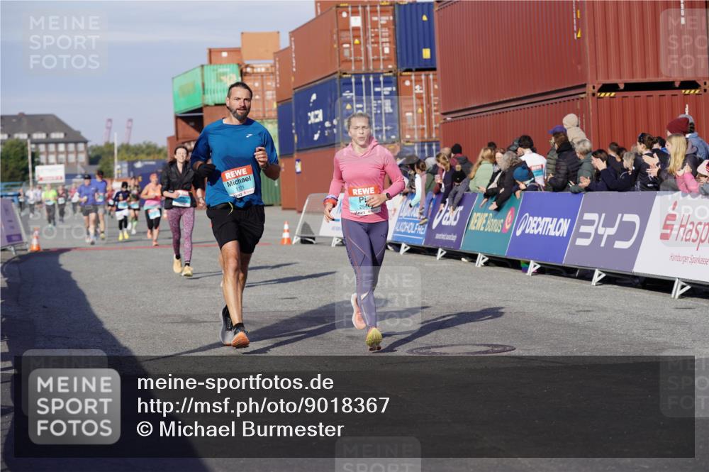 03.10.2025 - Köhlbrandbrückenlauf Michael Burmester http://msf.ph/oto/9018367 03.10.2025 10:18:07 Ziel 1121, 1812, 1834, 2544, 3175, 3310, 3486, 3487, 3826 meine-sportfotos.de