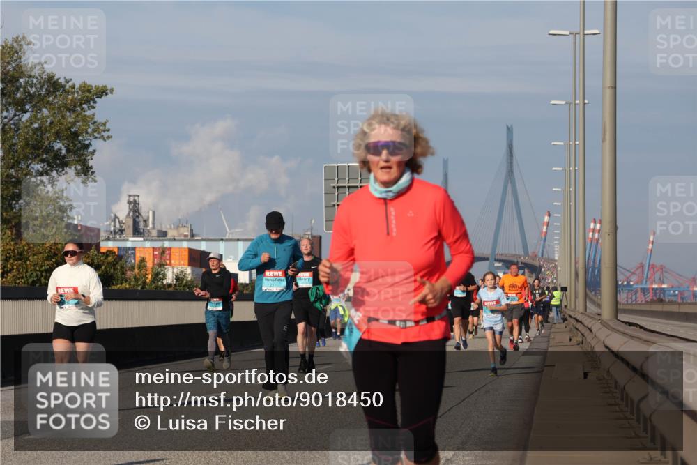 03.10.2025 - Köhlbrandbrückenlauf Luisa Fischer http://msf.ph/oto/9018450 03.10.2025 11:07:06 Position 3 2111 meine-sportfotos.de
