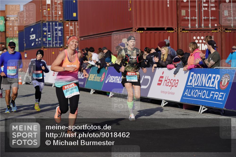 03.10.2025 - Köhlbrandbrückenlauf Michael Burmester http://msf.ph/oto/9018462 03.10.2025 10:18:16 Ziel 1485, 1719, 1834, 1932, 2413, 2502, 3176, 3178, 3273, 3308 meine-sportfotos.de