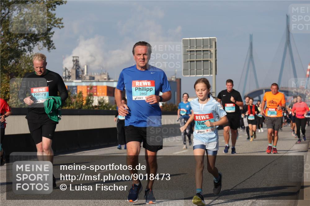 03.10.2025 - Köhlbrandbrückenlauf Luisa Fischer http://msf.ph/oto/9018473 03.10.2025 11:07:12 Position 3 2873, 2862, 2861 meine-sportfotos.de