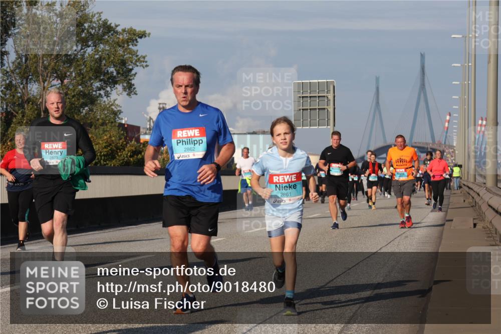 03.10.2025 - Köhlbrandbrückenlauf Luisa Fischer http://msf.ph/oto/9018480 03.10.2025 11:07:13 Position 3 2873, 2862, 2861 meine-sportfotos.de