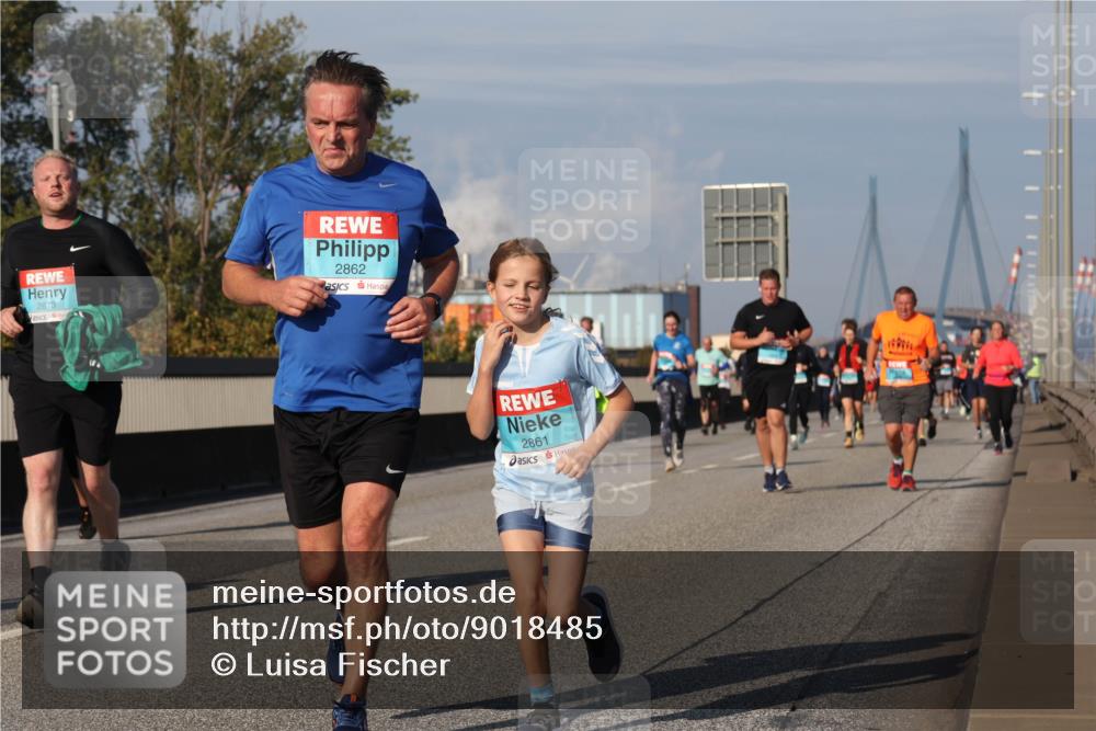 03.10.2025 - Köhlbrandbrückenlauf Luisa Fischer http://msf.ph/oto/9018485 03.10.2025 11:07:14 Position 3 2873, 2862, 2861 meine-sportfotos.de