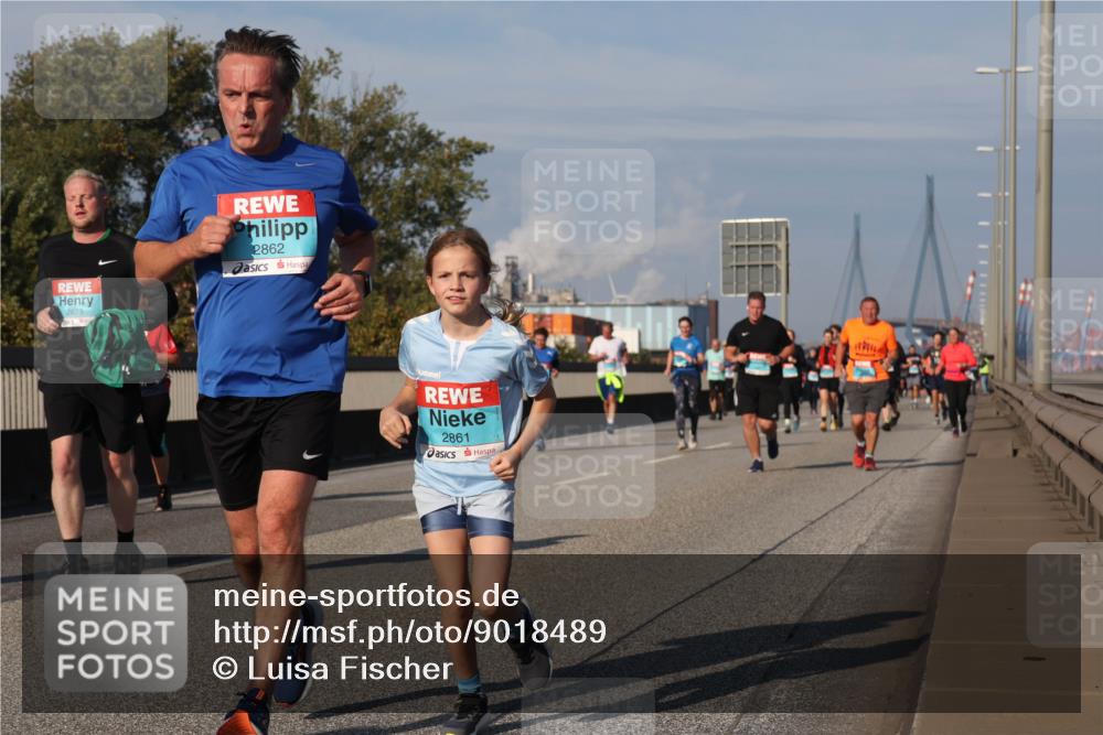 03.10.2025 - Köhlbrandbrückenlauf Luisa Fischer http://msf.ph/oto/9018489 03.10.2025 11:07:15 Position 3 2873, 2862, 2861 meine-sportfotos.de