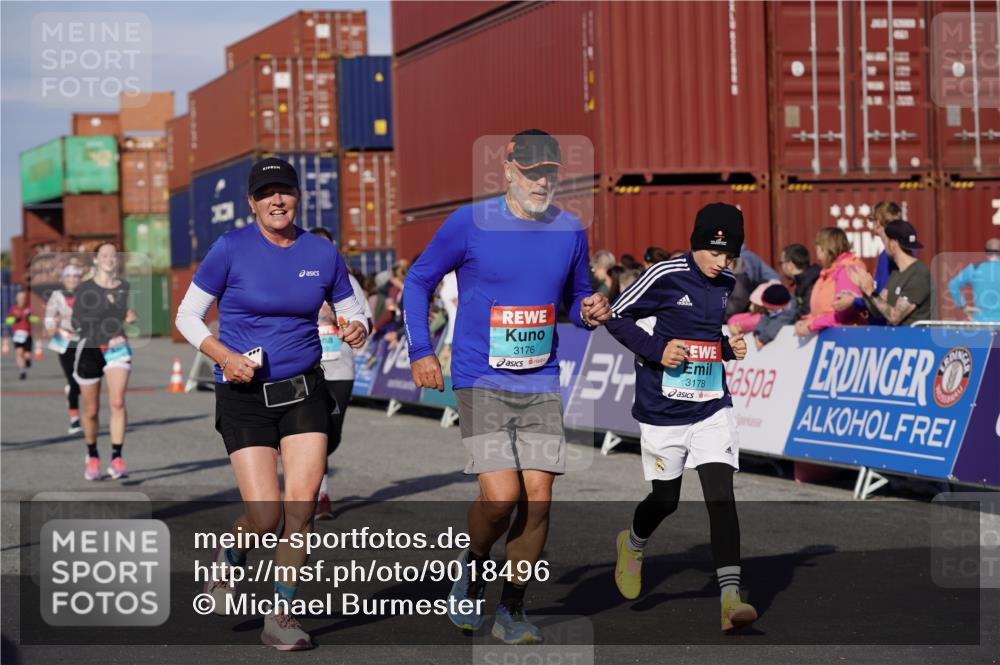 03.10.2025 - Köhlbrandbrückenlauf Michael Burmester http://msf.ph/oto/9018496 03.10.2025 10:18:19 Ziel 1485, 1719, 1932, 2413, 2502, 3176, 3178, 3273, 3308 meine-sportfotos.de