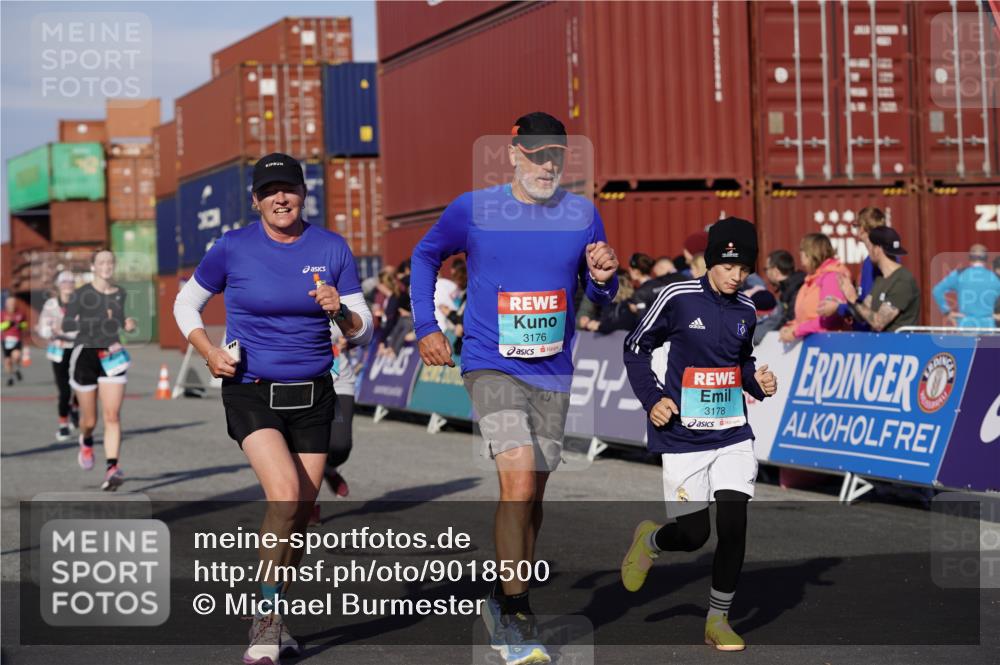 03.10.2025 - Köhlbrandbrückenlauf Michael Burmester http://msf.ph/oto/9018500 03.10.2025 10:18:19 Ziel 1485, 1719, 1932, 2413, 2502, 3176, 3178, 3273, 3308 meine-sportfotos.de