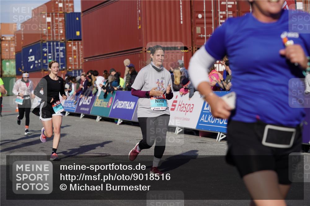 03.10.2025 - Köhlbrandbrückenlauf Michael Burmester http://msf.ph/oto/9018516 03.10.2025 10:18:21 Ziel 1485, 1719, 1778, 1920, 1932, 2413, 2502, 3176, 3178, 3273, 3308 meine-sportfotos.de